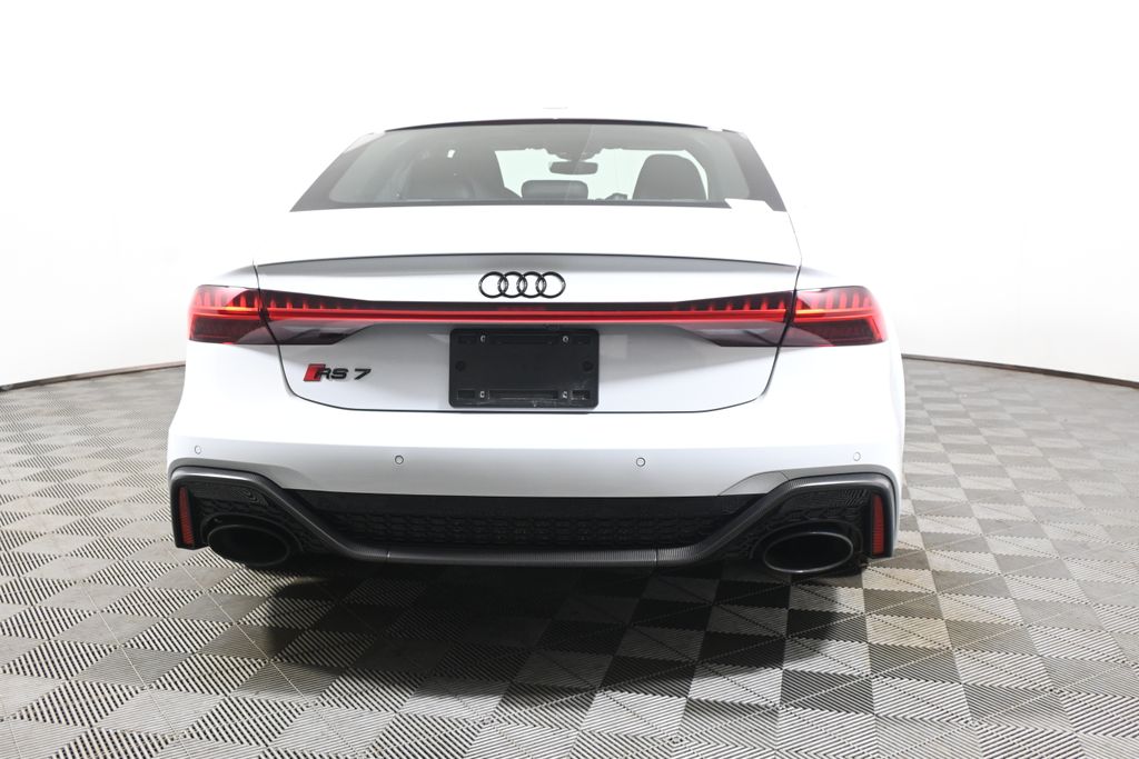 Thumbnail: 2025 Audi RS 7 - 6