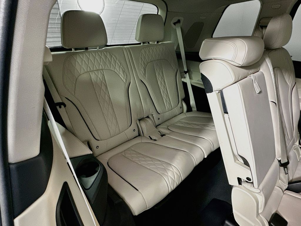 Thumbnail: 2024 BMW X7 - 28