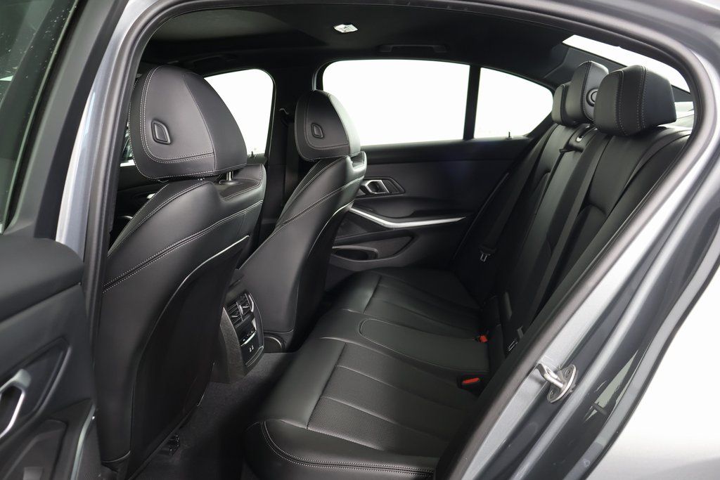 Thumbnail: 2025 BMW 3 Series - 11