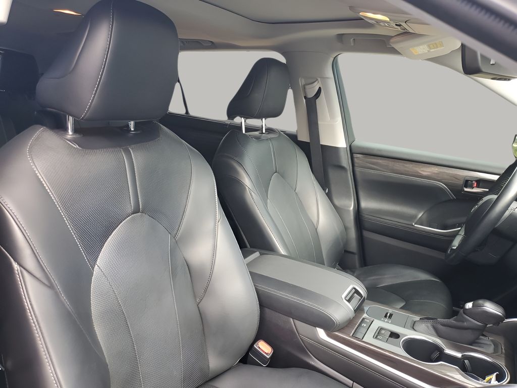 Used Car 2020 Toyota Highlander Hybrid  Limited For Sale Under $25,000 In Austin, Texas