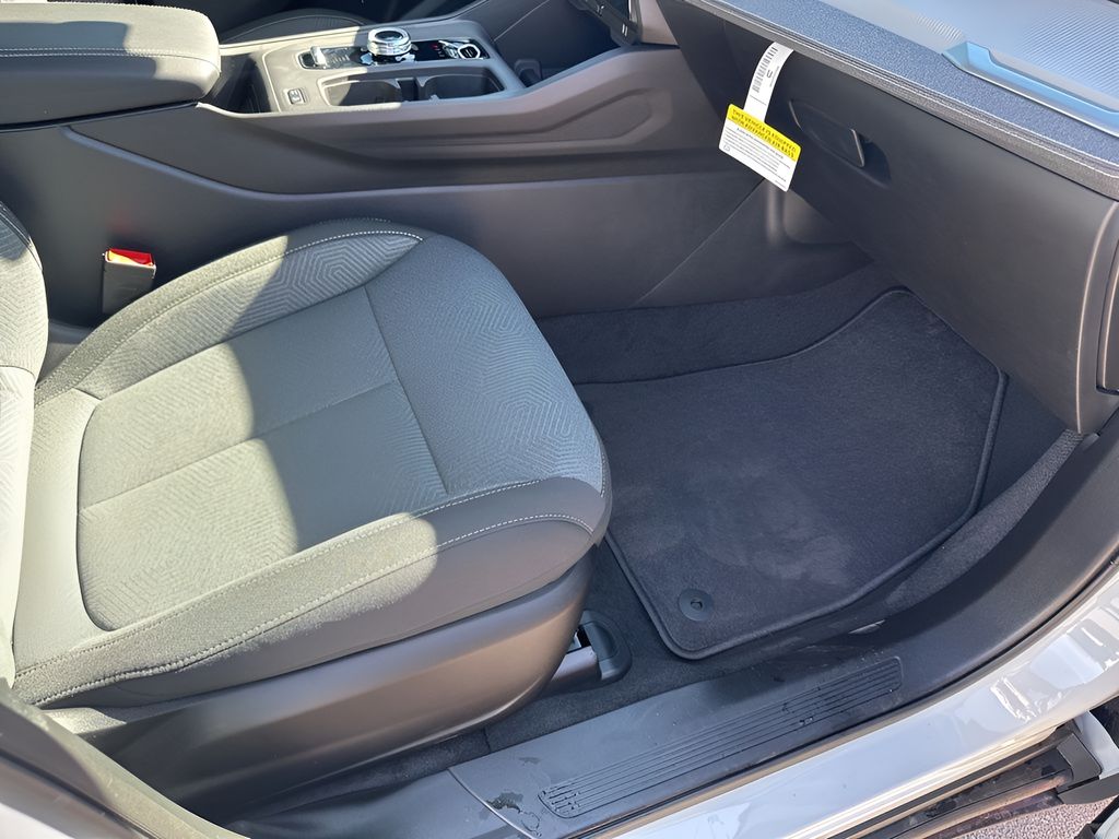 New 2026 White/off-white Jeep Laredo image 16