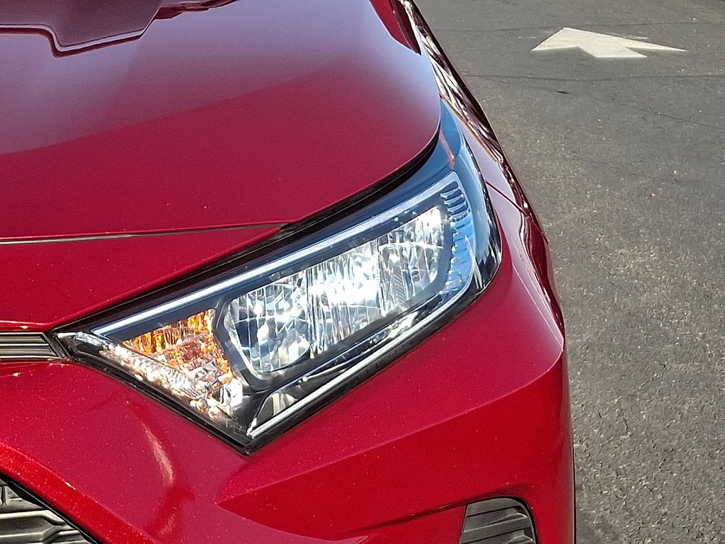 Thumbnail: 2020 Toyota RAV4 - 9
