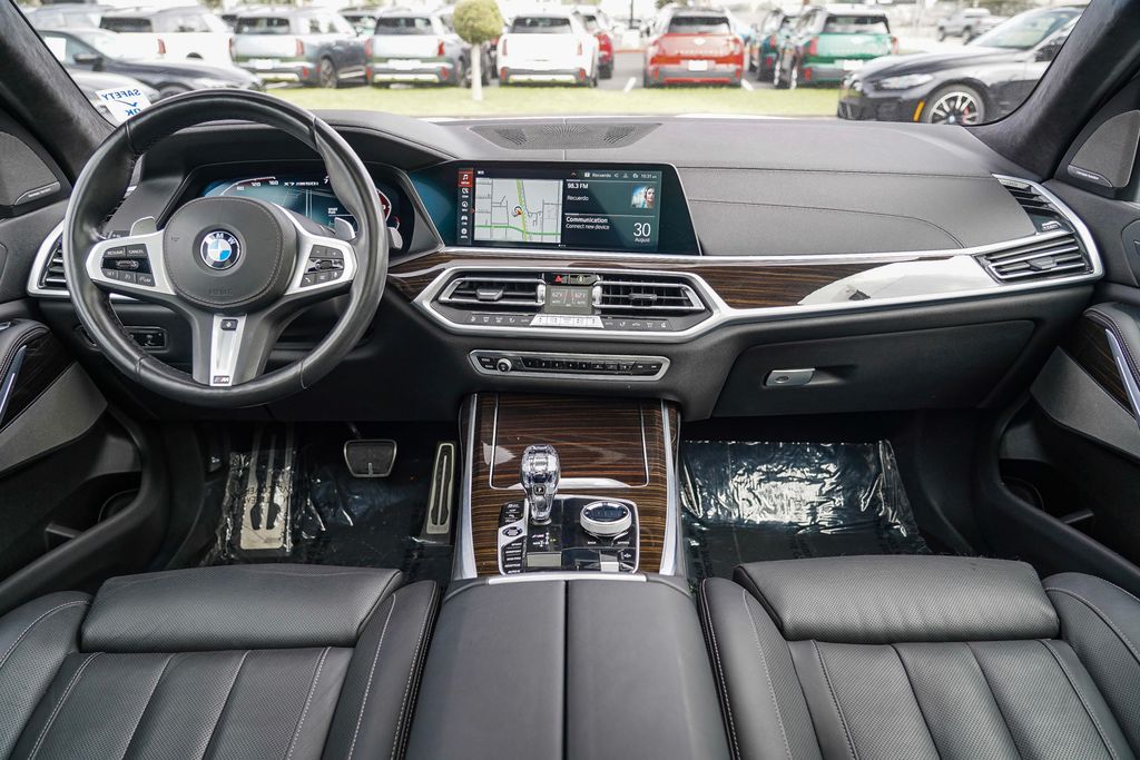 2021 BMW X7 M50i 12