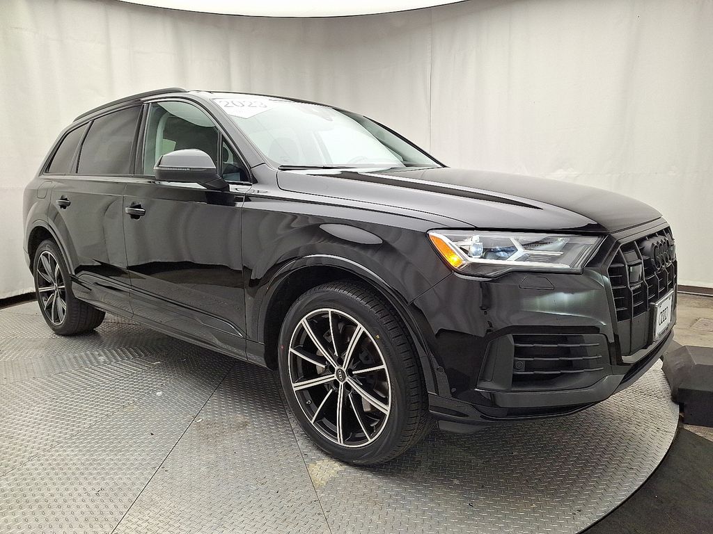 Thumbnail: 2023 Audi Q7 - 3