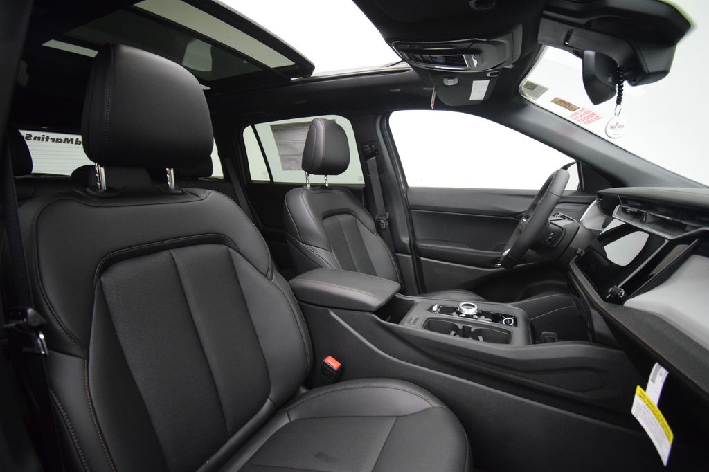 new 2026 Jeep Cherokee car, priced at $41,023