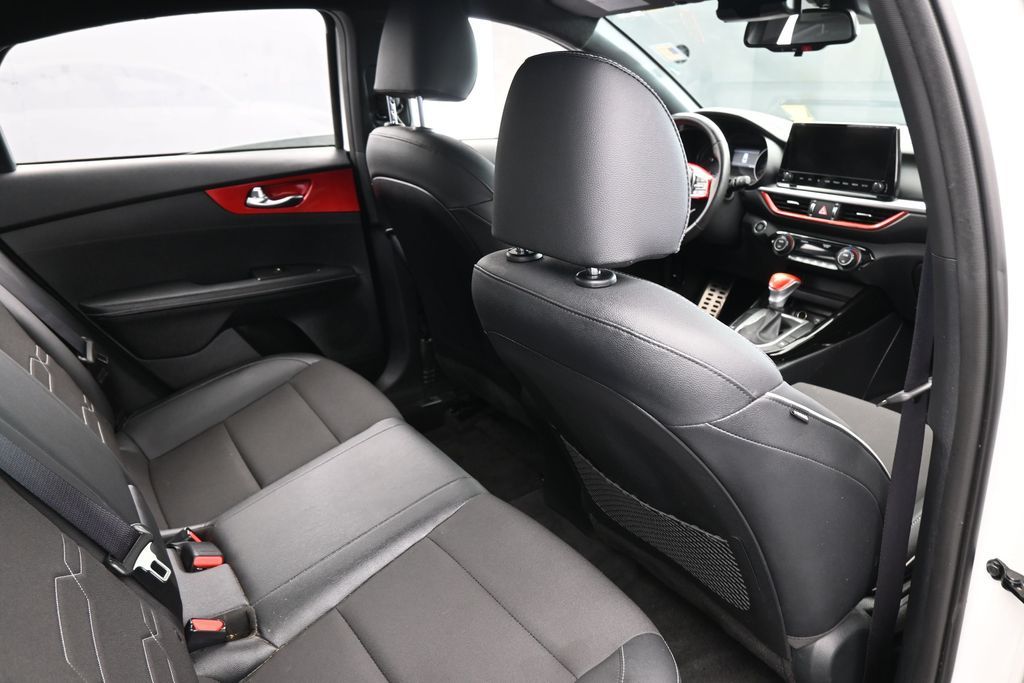 Used 2024 Snow White Pearl Kia GT-Line image 41