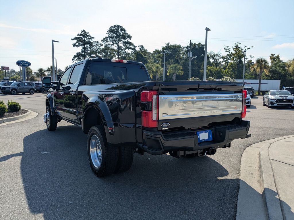 2025 Ford F-450 Super Duty Platinum