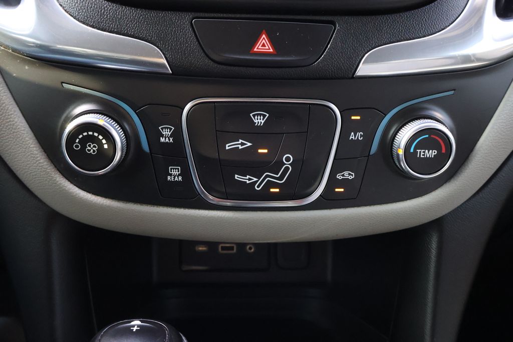 2021 Chevrolet Equinox LS 24
