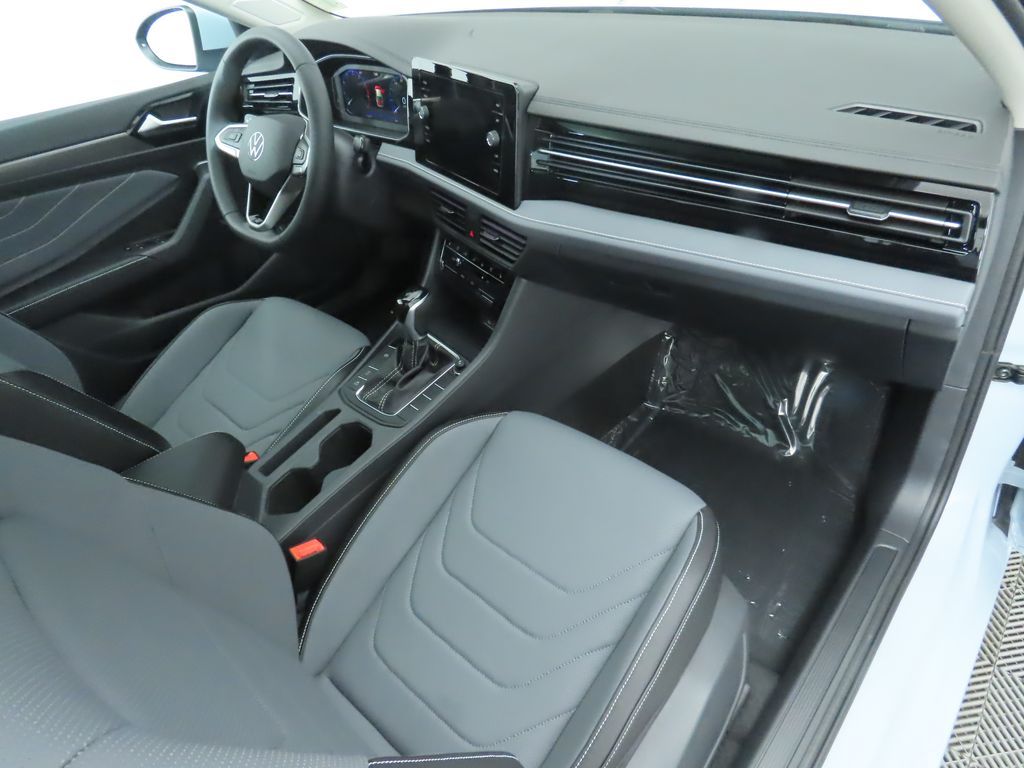 Thumbnail: 2026 Volkswagen Jetta - 18