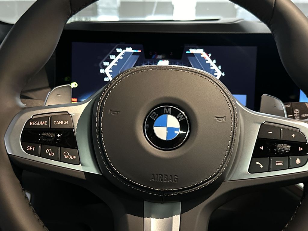 2025 BMW X7 xDrive40i 14