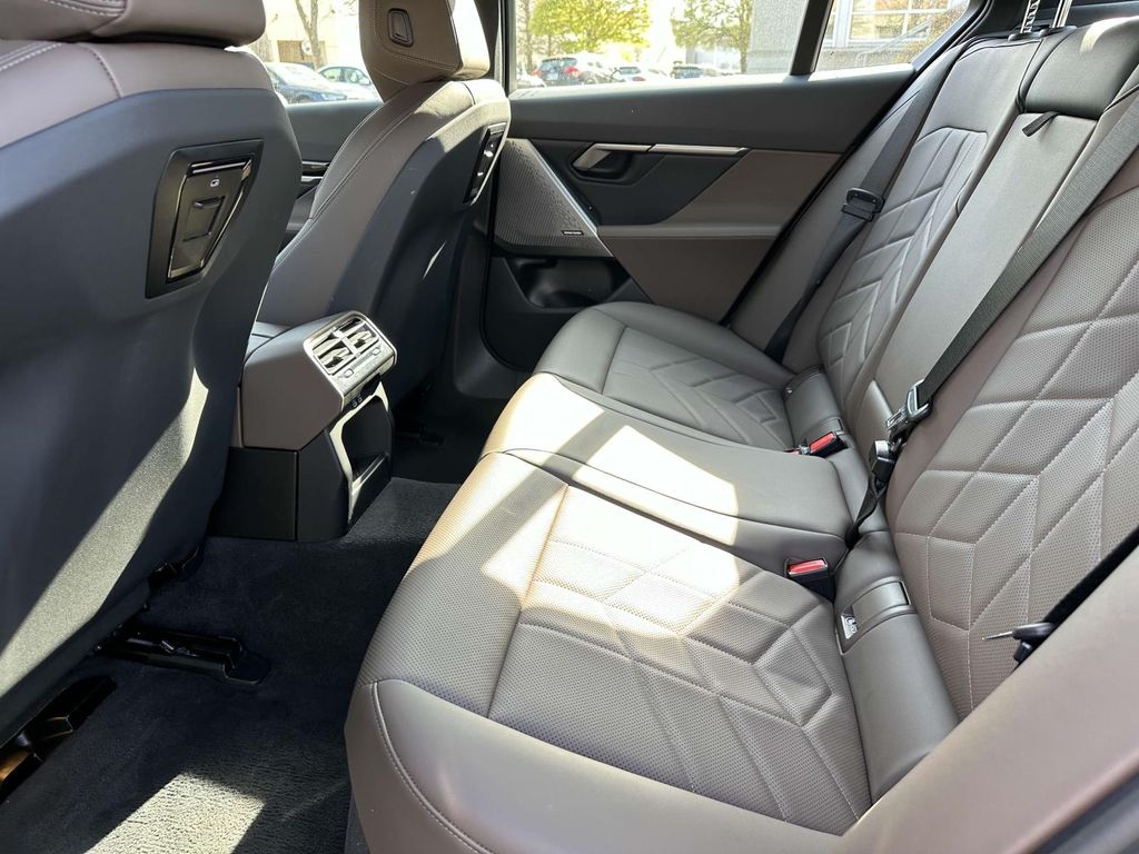 2024 BMW 5 Series 530i xDrive 21