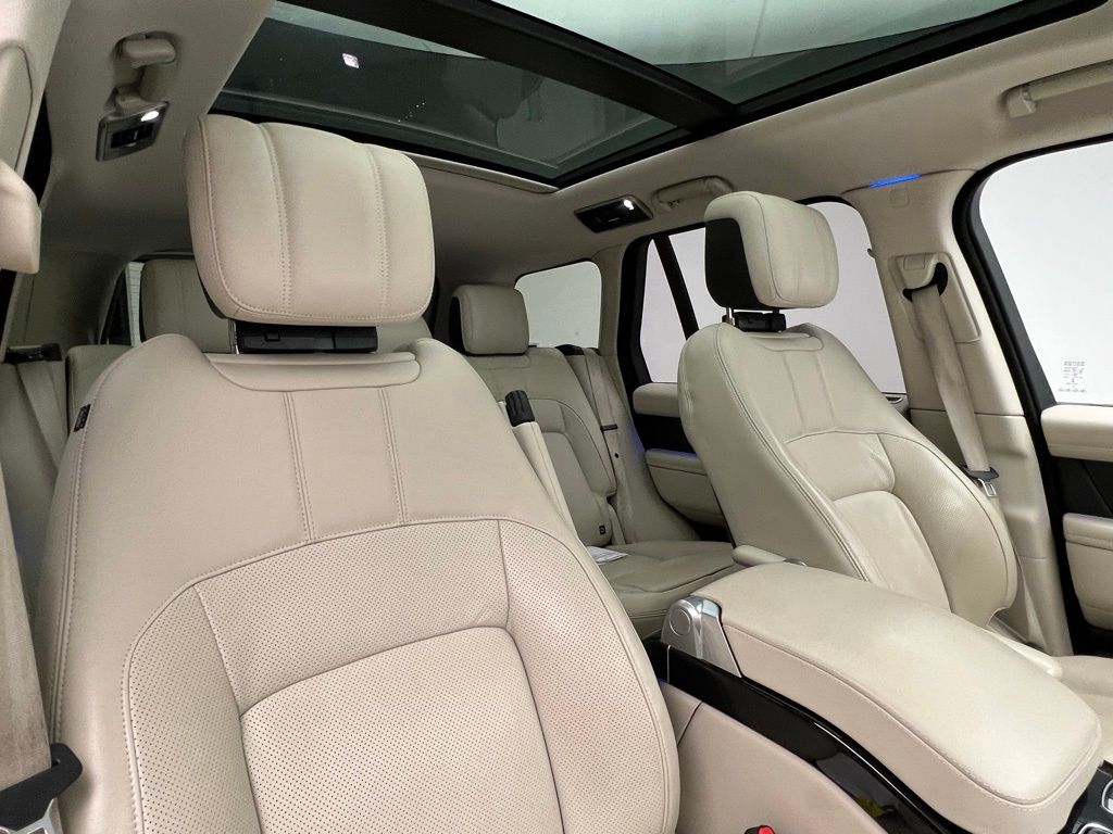 Thumbnail: 2021 Land Rover Range Rover - 7