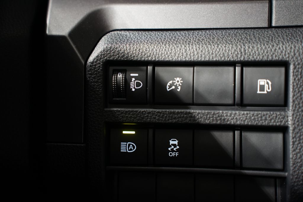 2025 Toyota 4Runner SR5 25