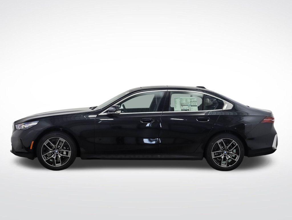 Thumbnail: 2026 BMW 5 Series - 2