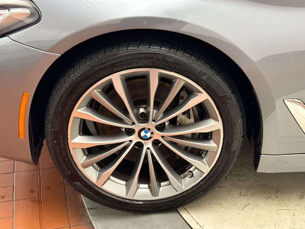 2022 BMW 5 Series 540i xDrive 10