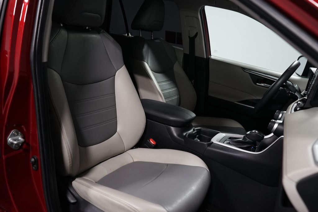 Thumbnail: 2021 Toyota RAV4 - 27