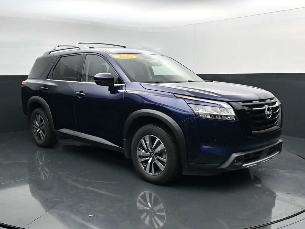 2023 Nissan Pathfinder SL