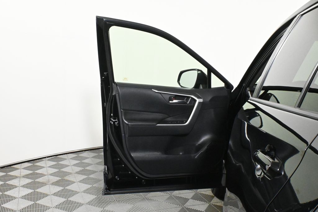 Thumbnail: 2022 Toyota RAV4 - 30
