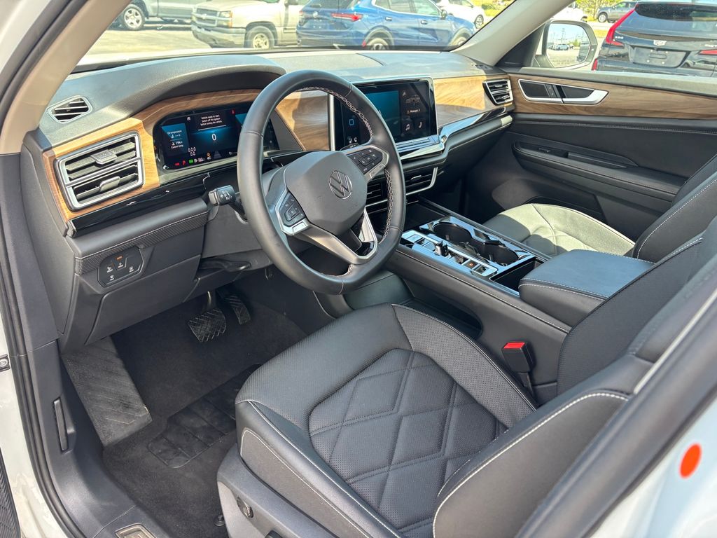 Used Car 2025 Volkswagen Atlas  2.0t Se W/technology For Sale Under $40,000 In Austin, Texas