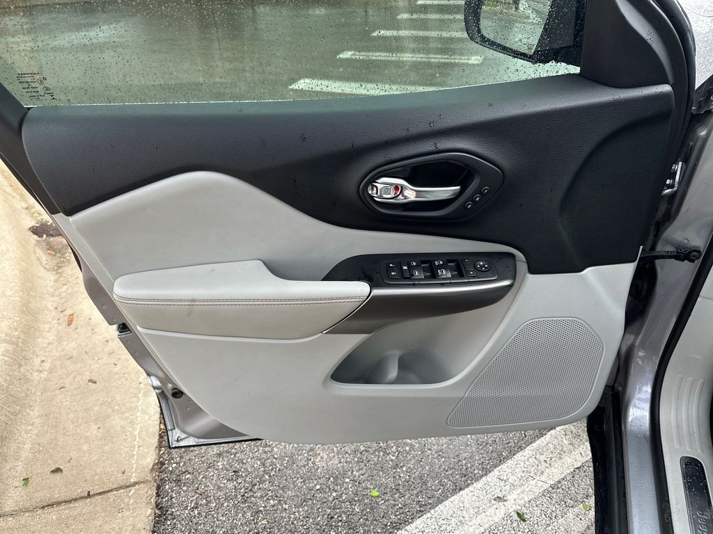 Used Car 2019 Jeep Cherokee  Limited For Sale Under $20,000 In Austin, Texas
