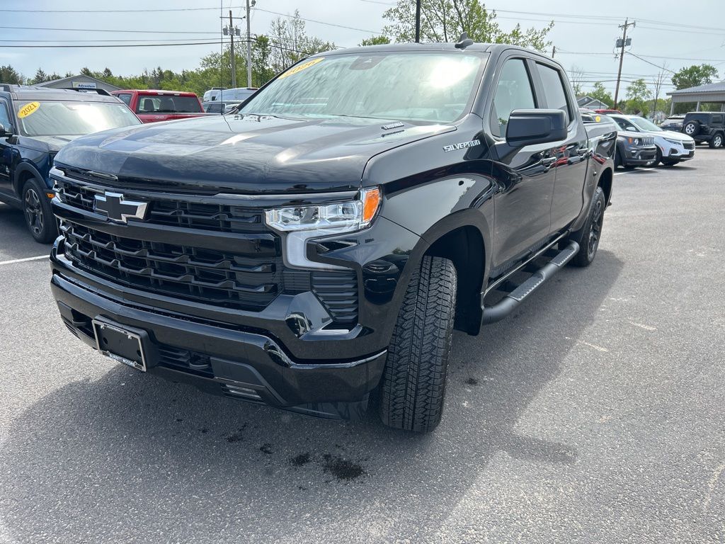 View vehicle photo 3
