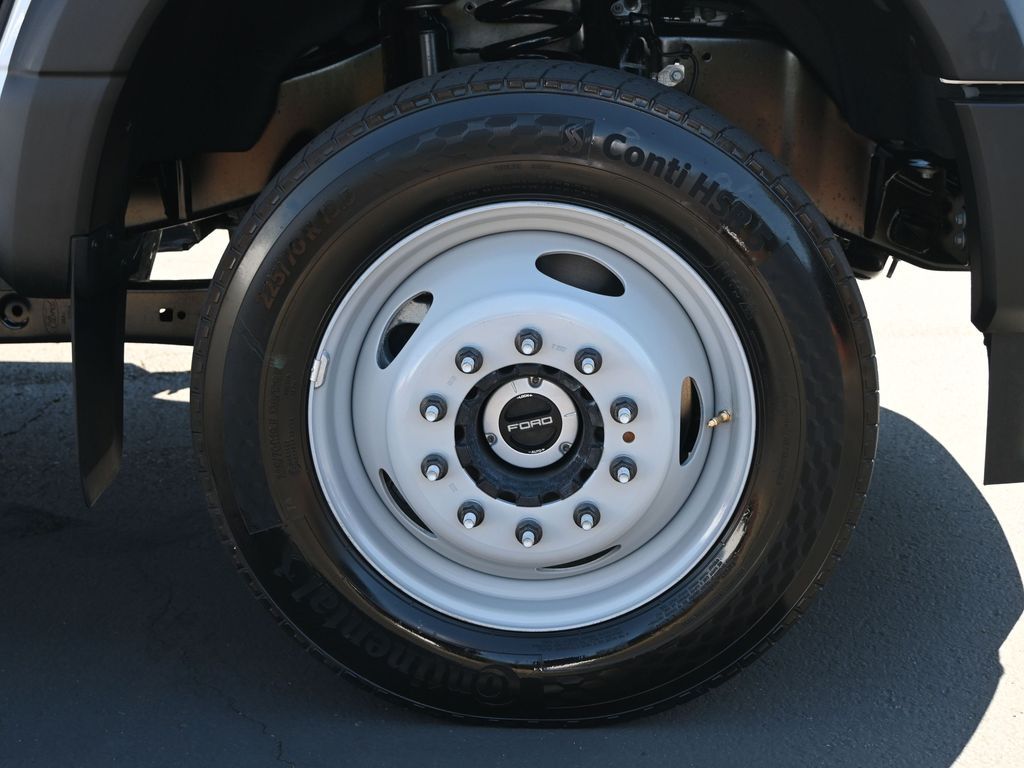 2025 Ford F-550 XL photo 7