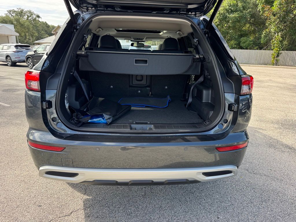 2025 Mitsubishi Outlander PHEV SEL photo 8