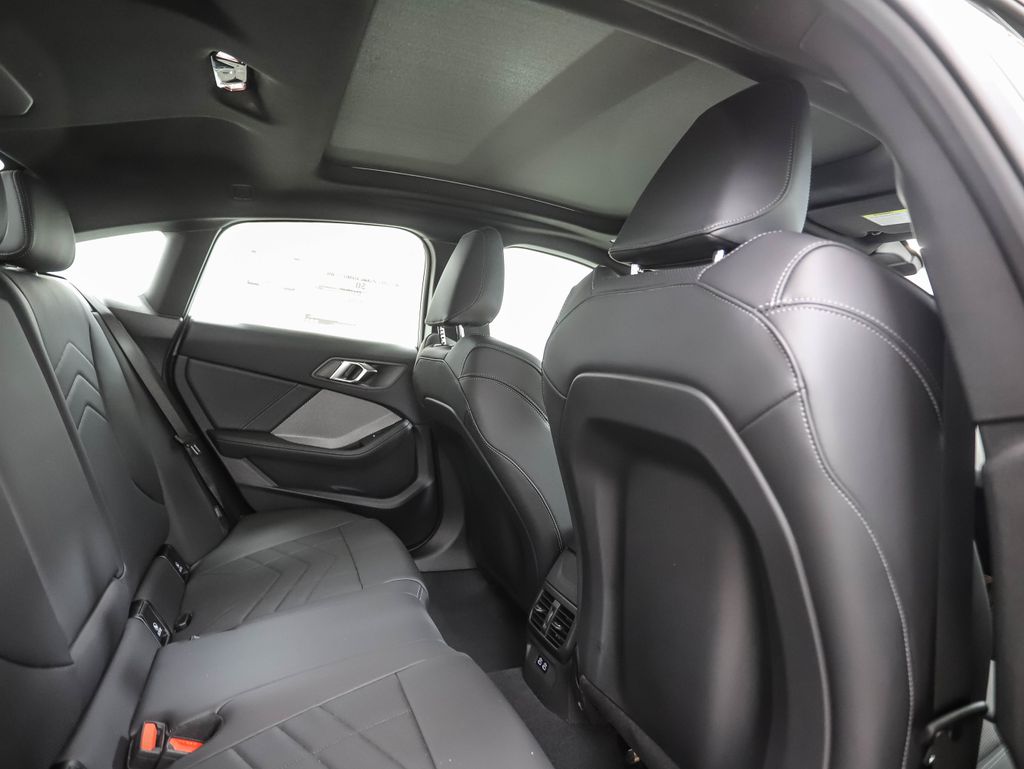 Thumbnail: 2025 BMW 2 Series - 24