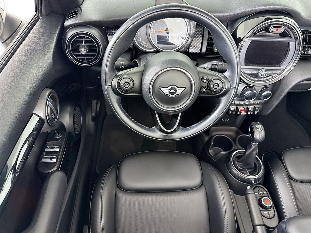 Thumbnail: 2017 MINI Cooper - 18