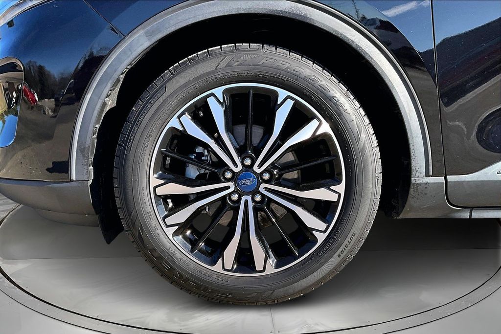 Certified Used 2021 Black Ford SE Hybrid image 30