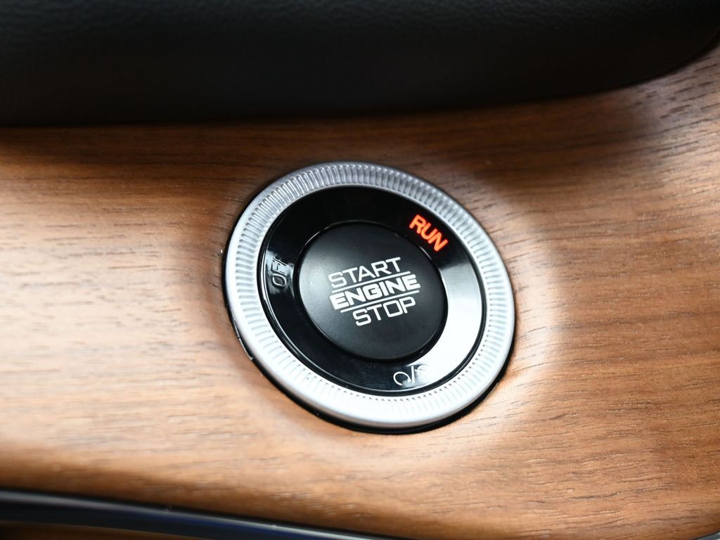 New 2025 Silver Zynith Jeep Summit image 26