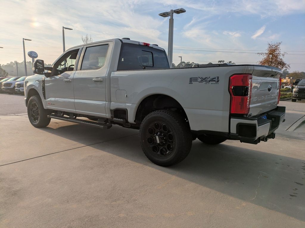2026 Ford F-350 LARIAT