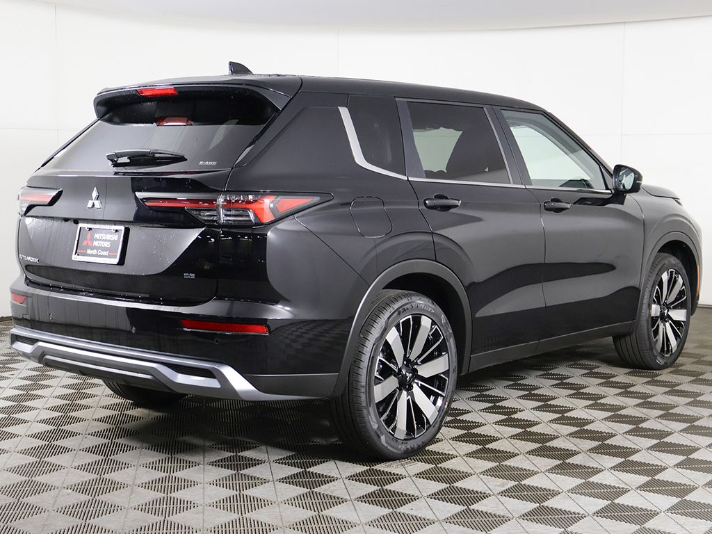 New 2026 Black Mitsubishi SE image 12
