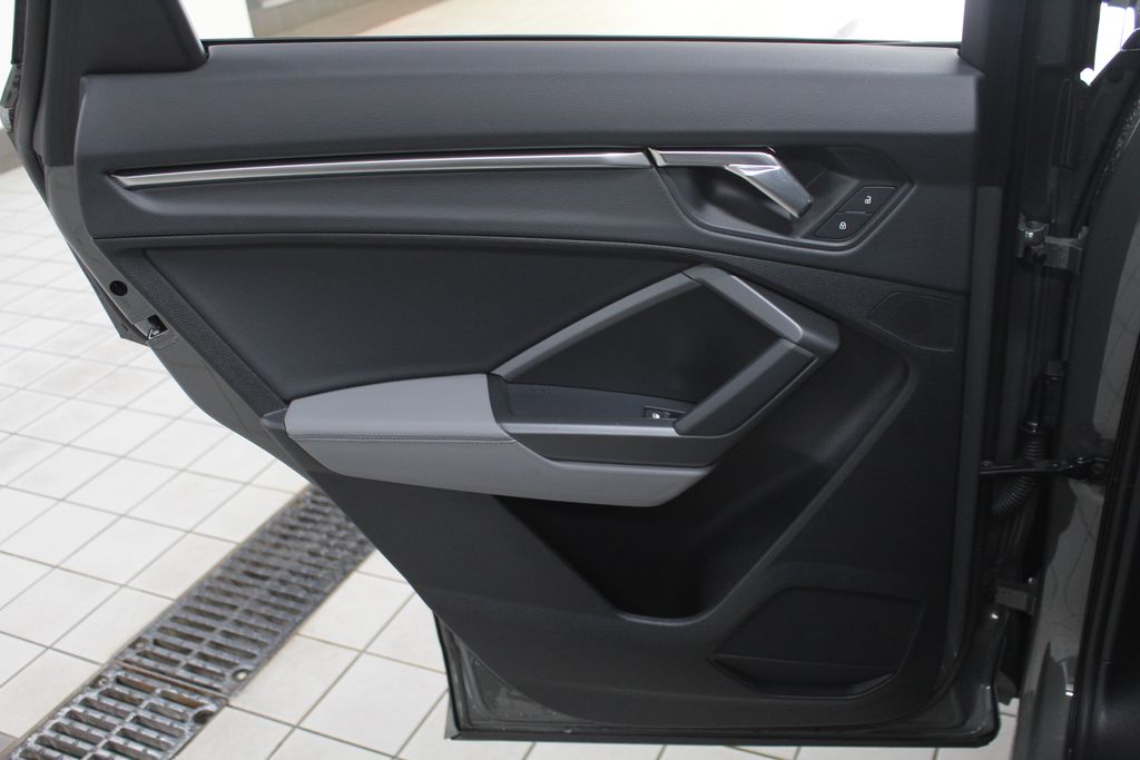 Thumbnail: 2024 Audi Q3 - 25