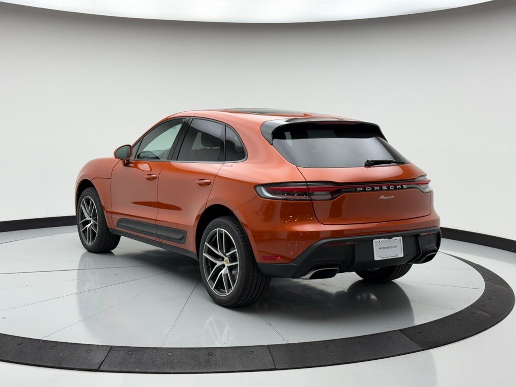 2025 Porsche Macan  3