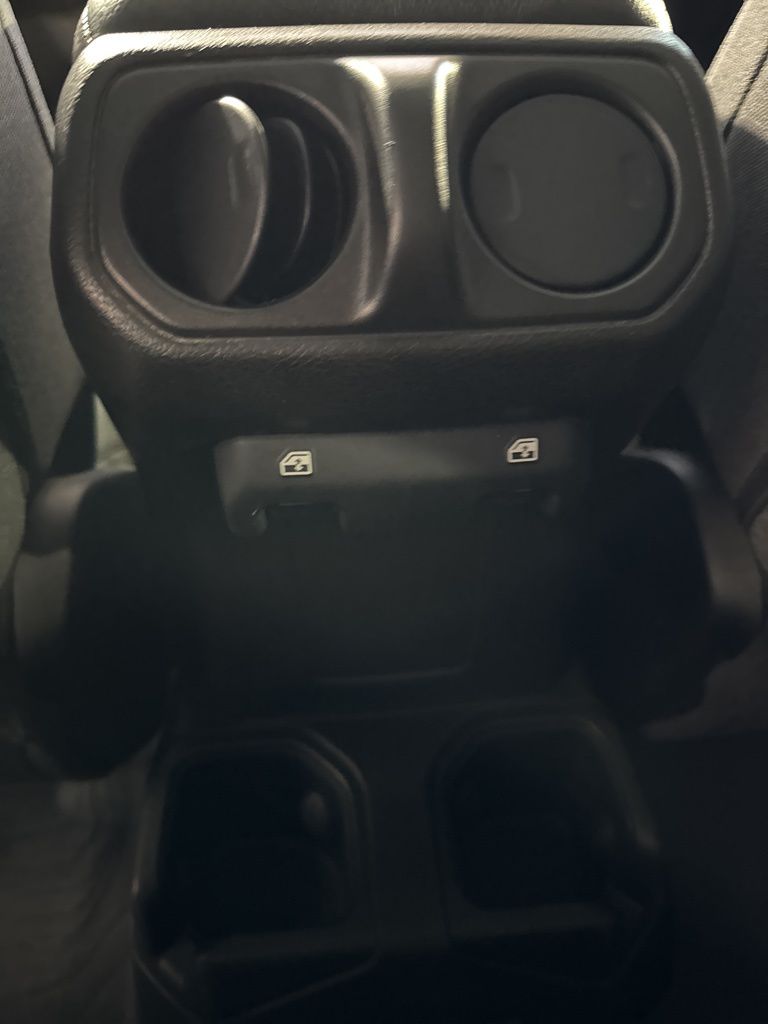 Thumbnail: 2024 Jeep Wrangler - 31