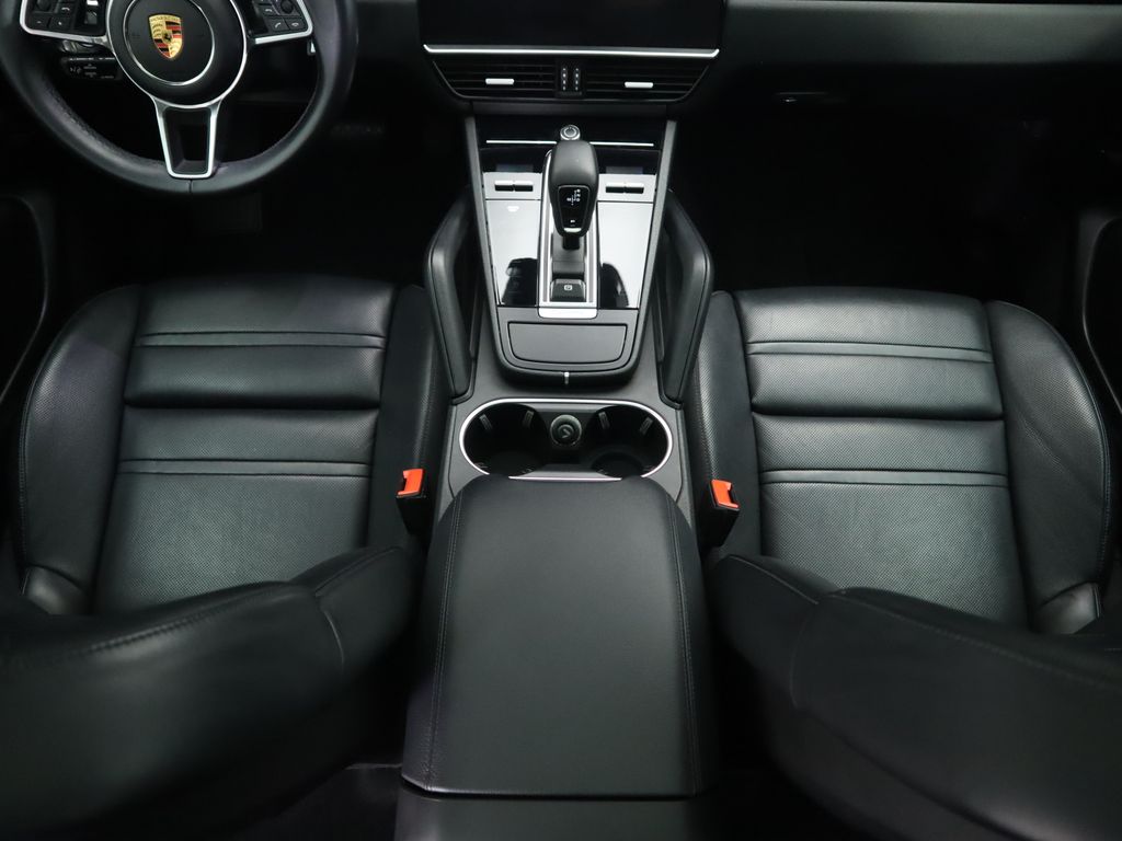 Thumbnail: 2021 Porsche Cayenne - 17
