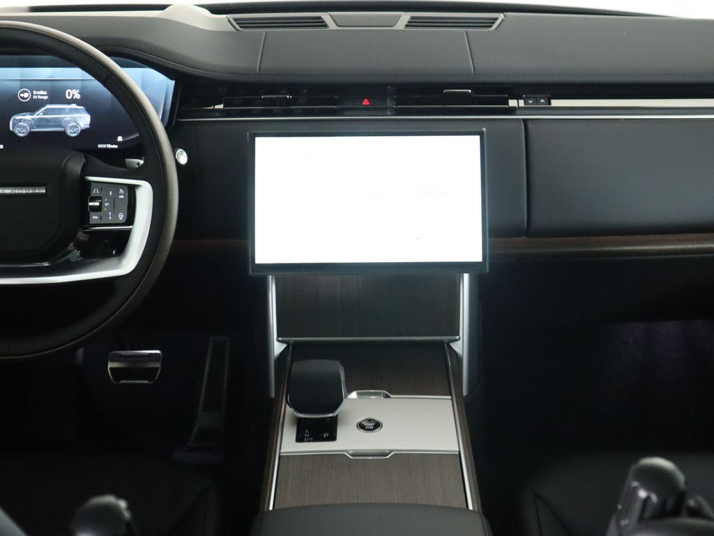 Thumbnail: 2025 Land Rover Range Rover - 15