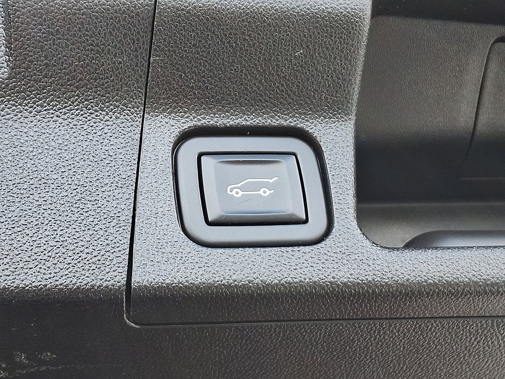 Thumbnail: 2023 GMC Acadia - 31