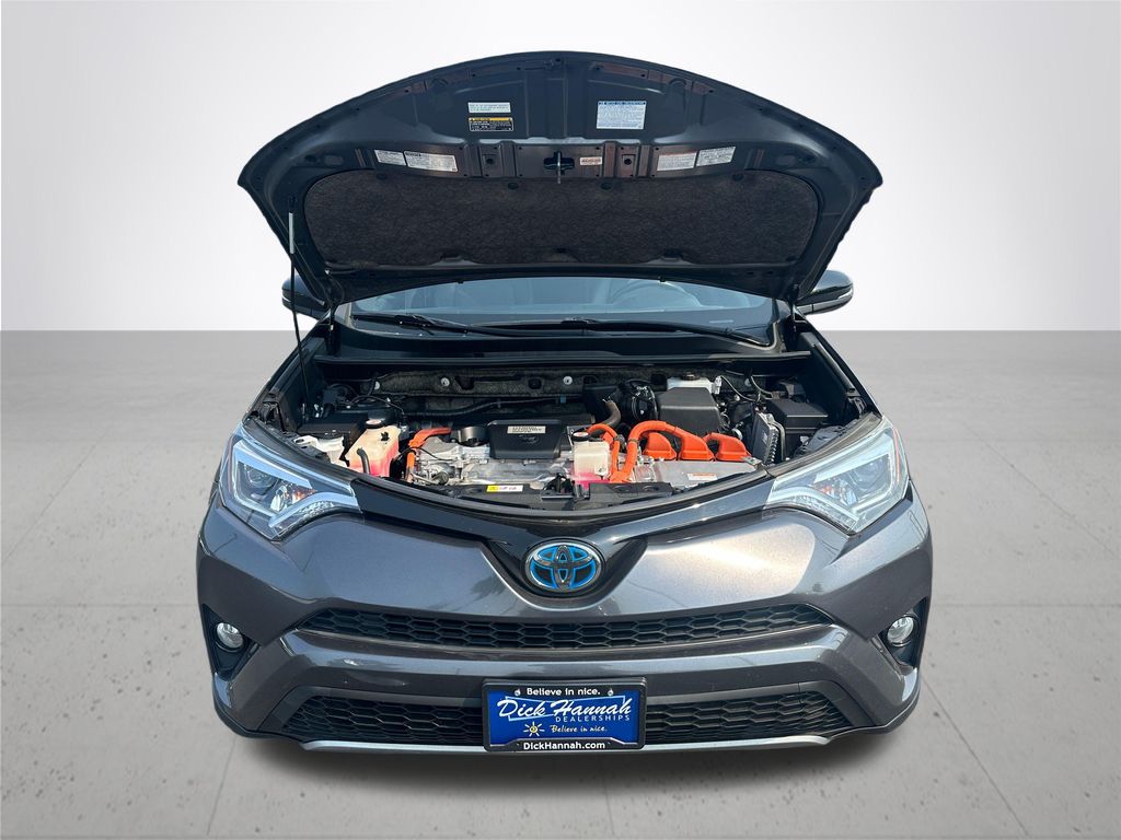 2018 Toyota RAV4 Hybrid SE