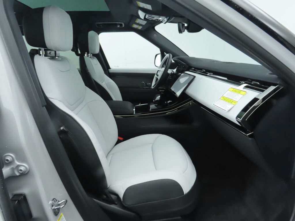 Thumbnail: 2025 Land Rover Range Rover Sport - 22