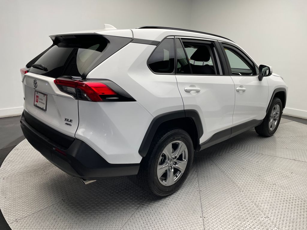 2024 Toyota RAV4 XLE 5