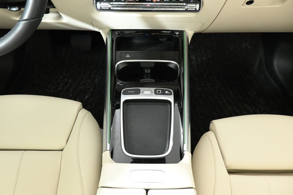 Thumbnail: 2025 Mercedes-Benz GLA - 25