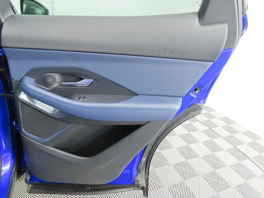 Thumbnail: 2018 Jaguar E-Pace - 27