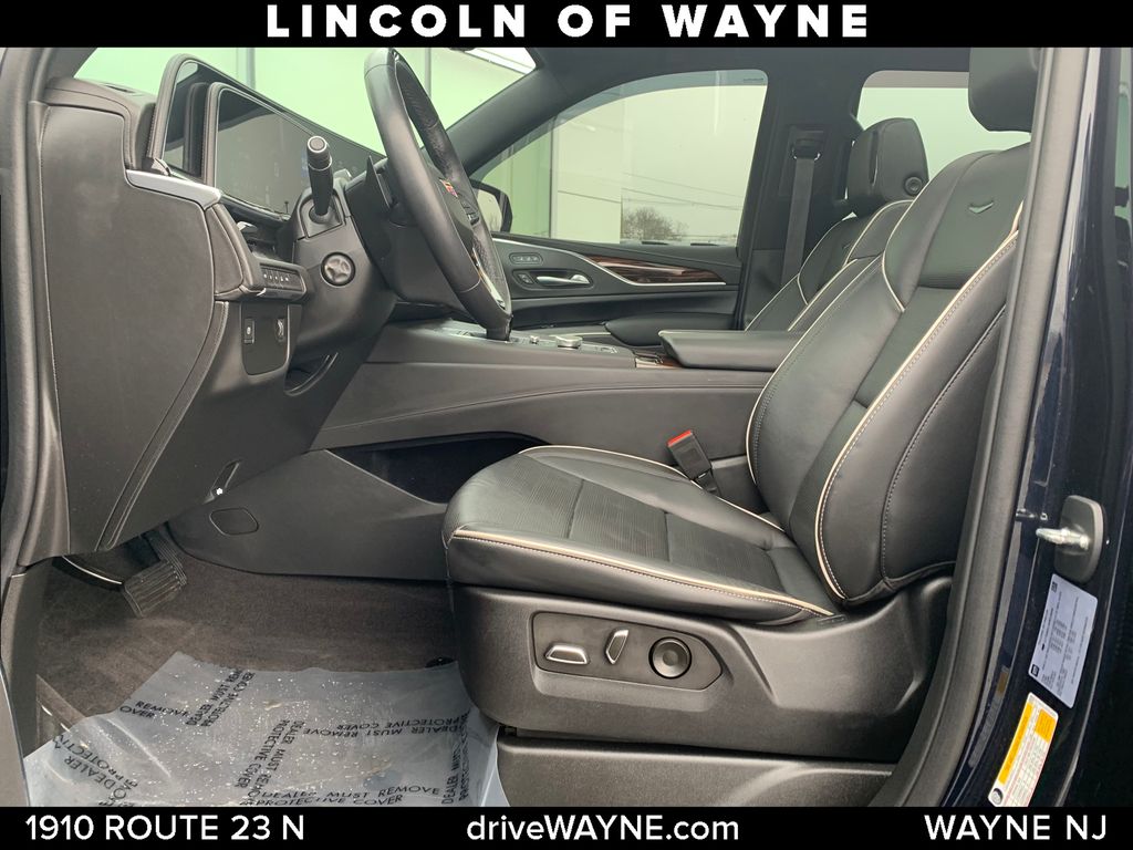 2023 Cadillac Escalade ESV Premium photo