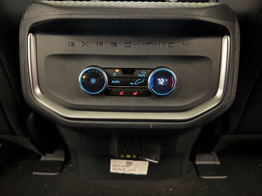 New 2026 Gray Ford Platinum image 38
