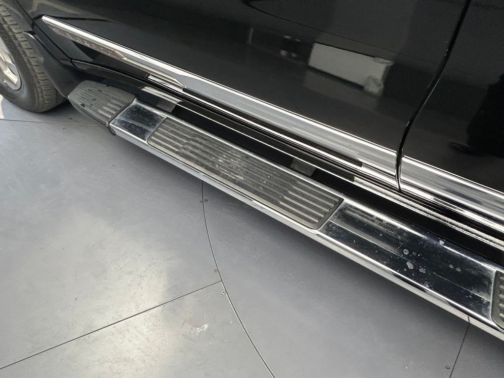 Used 2022 Black Chevrolet High Country image 39