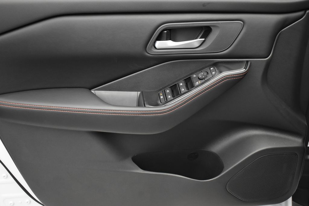 Thumbnail: 2026 Nissan Rogue - 10