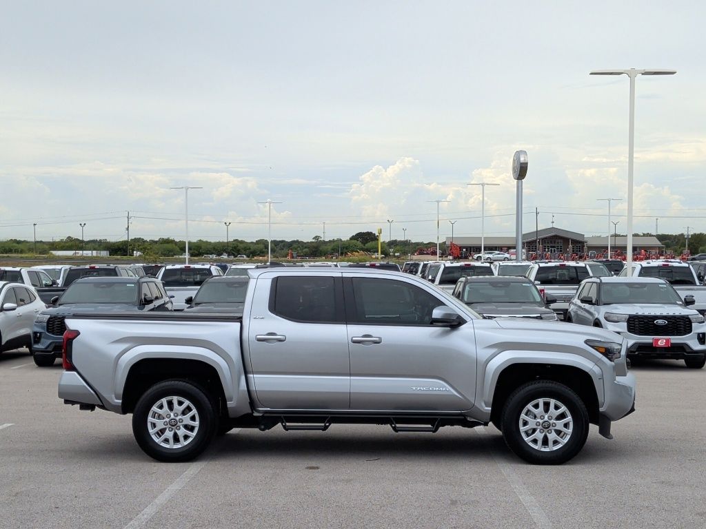 2025 Toyota Tacoma SR5 - 8