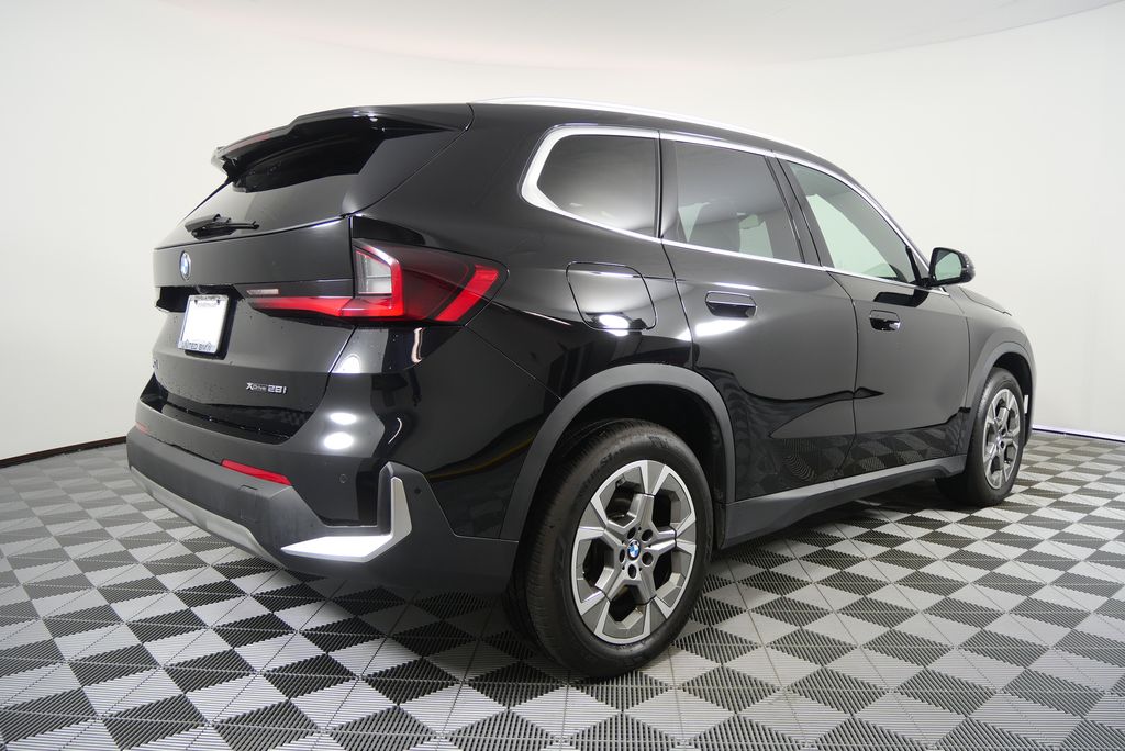 Thumbnail: 2023 BMW X1 - 3